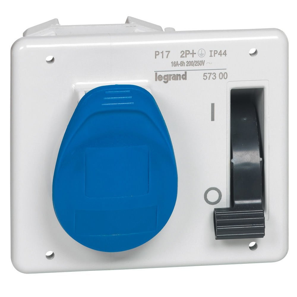 Legrand P17 end. tip mandallı 0-1 konumlu kilitlenebilir priz 200/250V 16A 2P+T IP44 LEG-057300