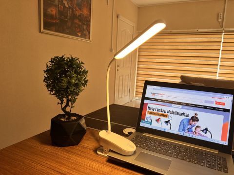 ACK Şarjlı Dokunmatik Dimli Beyaz Gövde Led Masa Lambası 2,5W Ip20 Mandallı AF11-10012