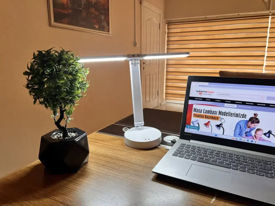 ACK Şarjlı Dokunmatik Dimli Beyaz Gövde Led Masa Lambası 5W Ip20 AF11-10018