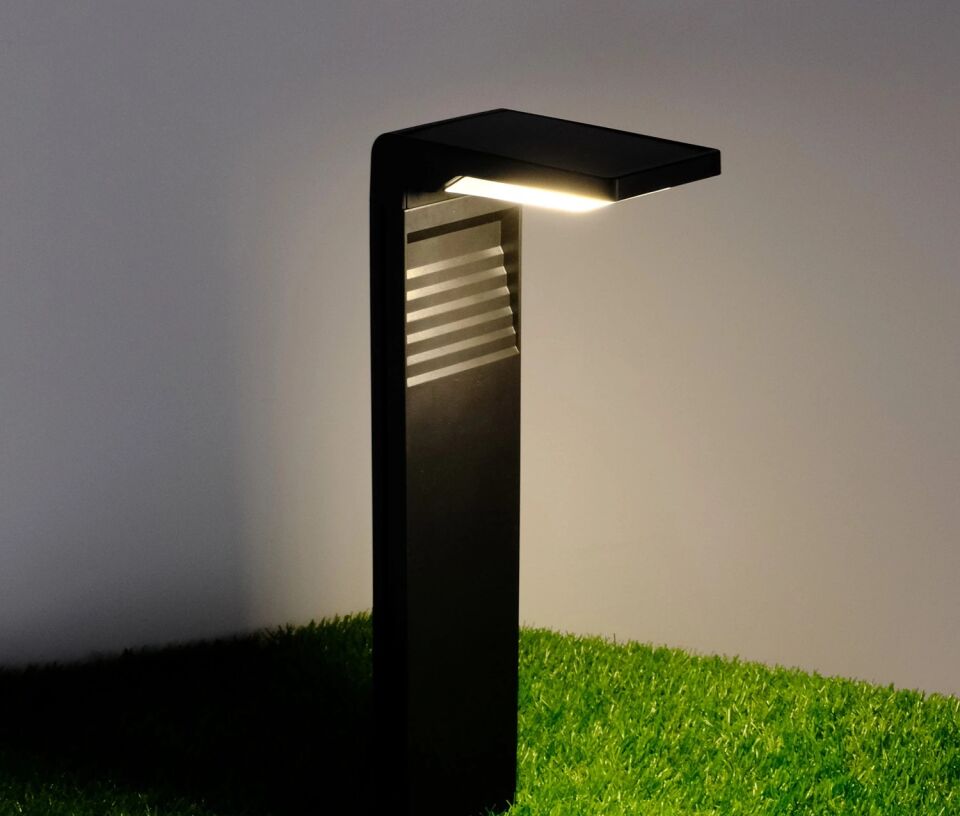 ACK Solar Led Bahçe Armatürü Kazıklı 8W/H 3000K AG60-03801