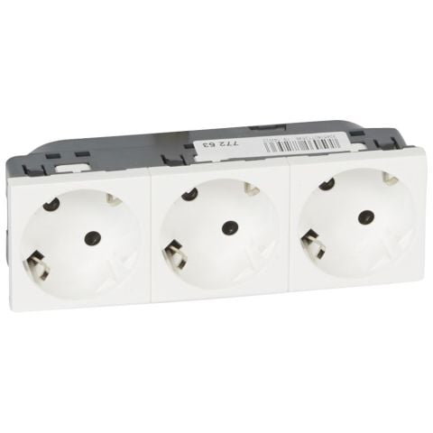 Legrand  Üçlü Top. Priz, 45°, Otomatik, 16A, 250V~, 6M, Beyaz LEG-278253L