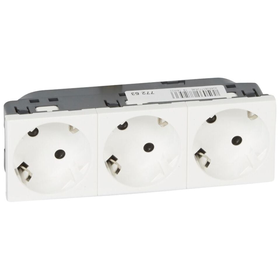 Legrand  Üçlü Top. Priz, 45°, Otomatik, 16A, 250V~, 6M, Beyaz LEG-278253L