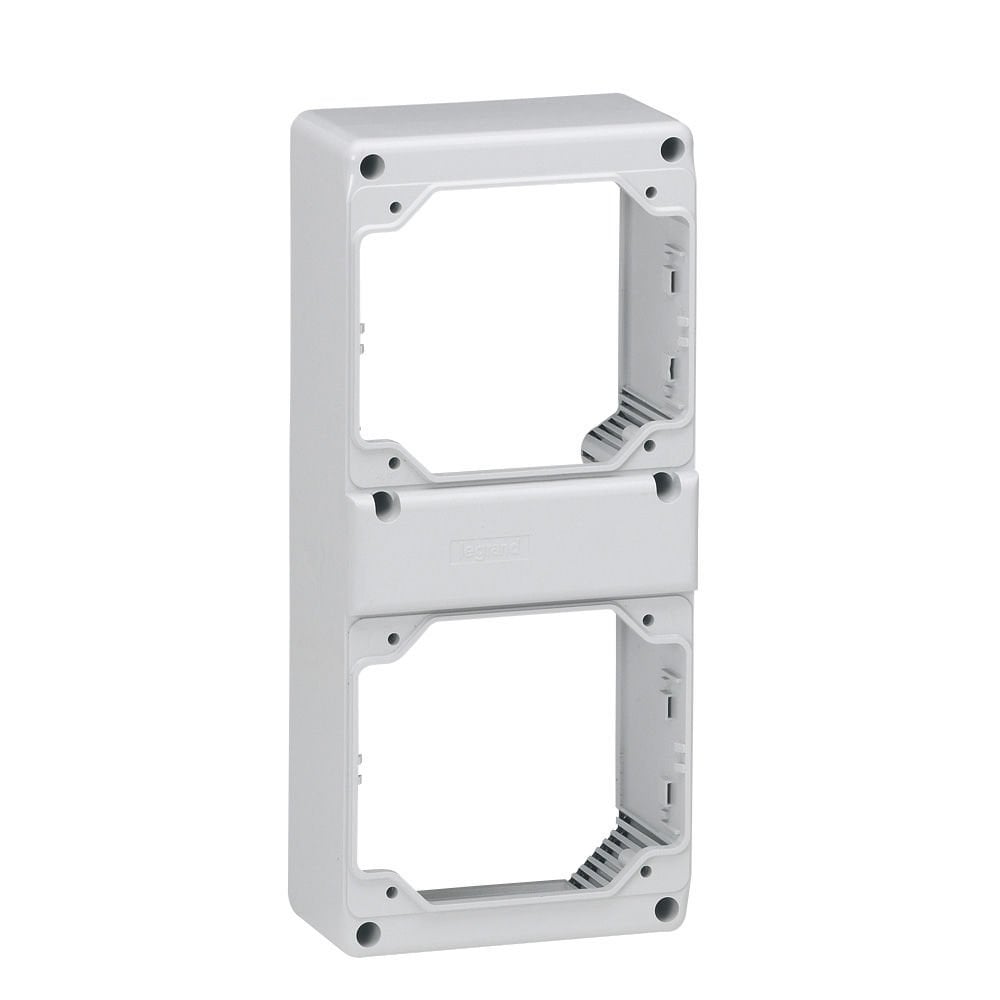 Legrand  P17 Tempra kombinasyon kutusu mandallı kilitlenebilir priz kaidesi 16A için  LEG-057723