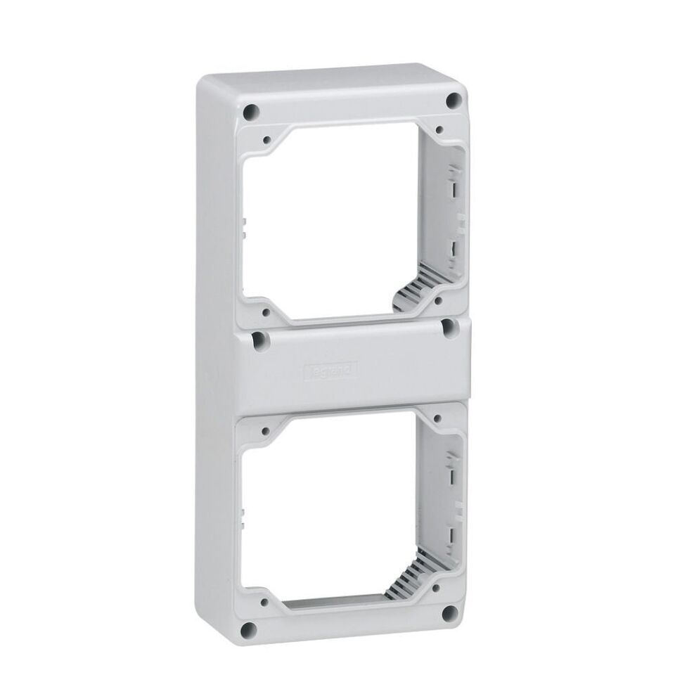 Legrand  P17 Tempra kombinasyon kutusu mandallı kilitlenebilir priz kaidesi 16A için  LEG-057723