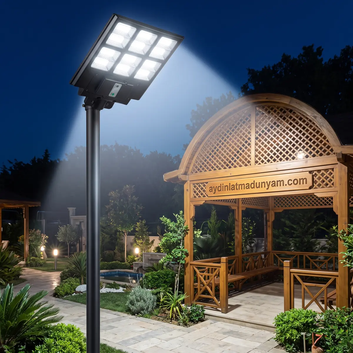 Horoz 600W Güneş Enerjili Solar LED Sokak Lambası Uzaktan Kumandalı Sensörlü Grand-XL 600
