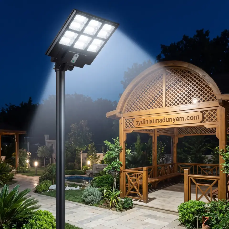 Horoz 600W Güneş Enerjili Solar LED Sokak Lambası Uzaktan Kumandalı Sensörlü Grand-XL 600