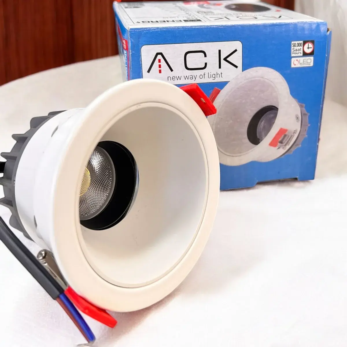 ACK Spot 5W Beyaz Çerçeve Siyah Reflektör 6500K