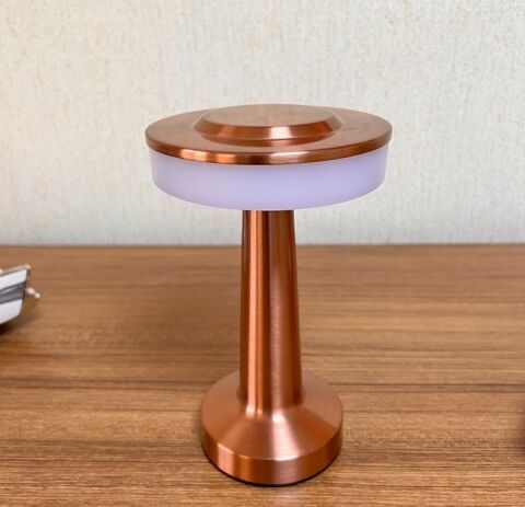 Cata Masa Lambası Bronz Renk Ct-8435 Tek Anahtarla 3 Renk