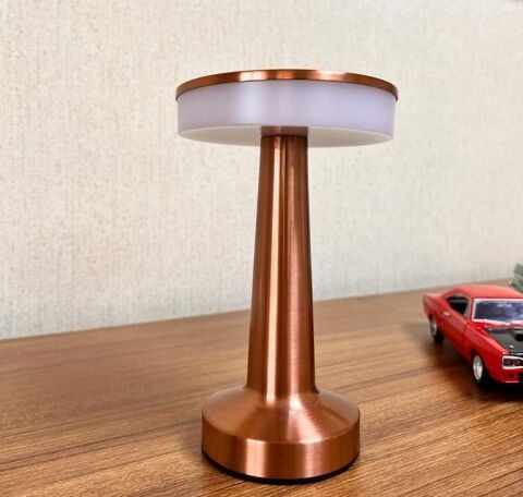 Cata Masa Lambası Bronz Renk Ct-8435 Tek Anahtarla 3 Renk